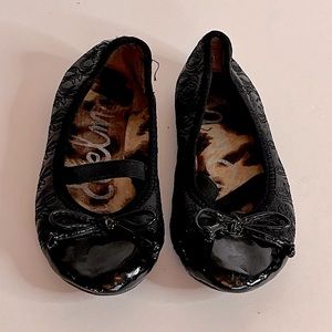 Sam Edelman Black Ballet leather flats with sweet embroidery